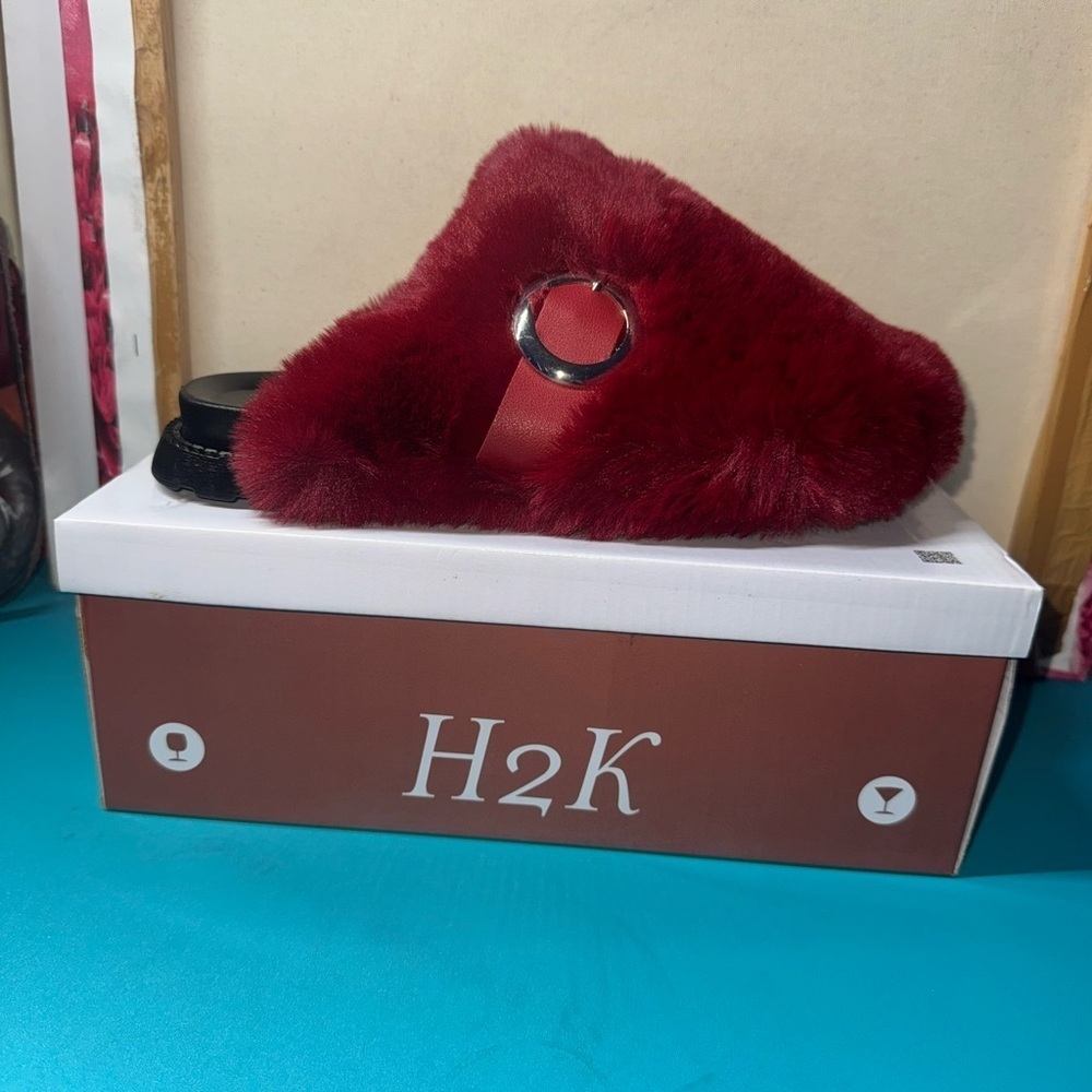 H2K Women's Plush Red Slippers